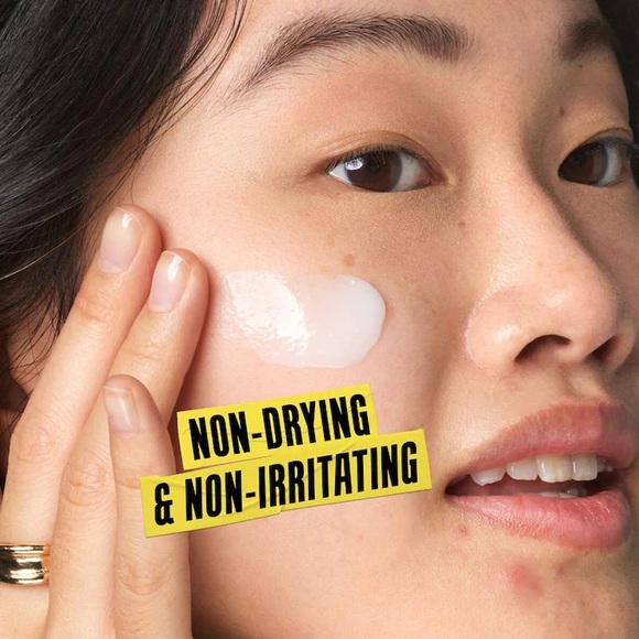 Kiehl's Expertly Clear Moisturizer for Acne Prone Skin with Salicylic Acid - Picture 3 of 9